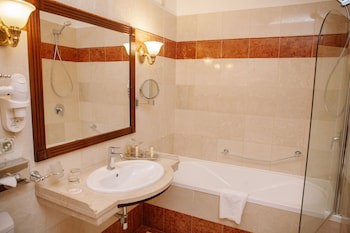 Hotel Bristol