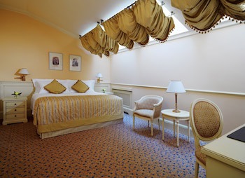 Hotel Bristol