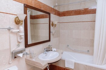Hotel Bristol
