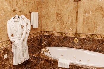 Hotel Bristol