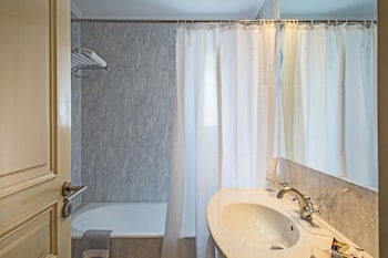Airotel Stratos Vassilikos Hotel