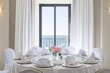 Playa De La Luz Hotel