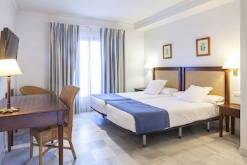 Playa De La Luz Hotel