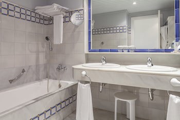 Playa De La Luz Hotel