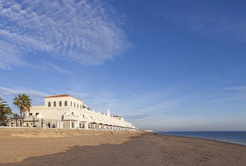 Playa De La Luz Hotel