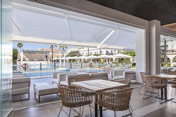 Playa De La Luz Hotel