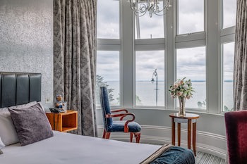 Muthu Westcliff Hotel (Near London Southend Airport)