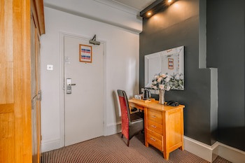 Muthu Westcliff Hotel (Near London Southend Airport)