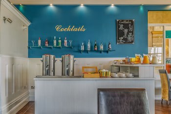 Muthu Westcliff Hotel (Near London Southend Airport)