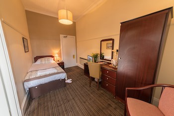 Muthu Westcliff Hotel (Near London Southend Airport)