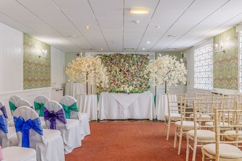 Muthu Westcliff Hotel (Near London Southend Airport)