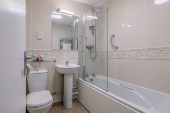 Muthu Westcliff Hotel (Near London Southend Airport)