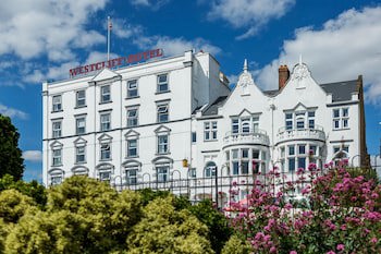Muthu Westcliff Hotel (Near London Southend Airport)