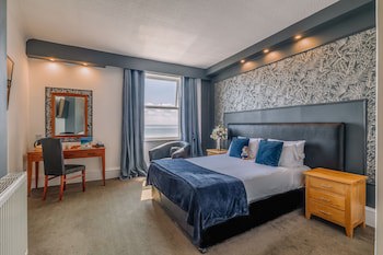 Muthu Westcliff Hotel (Near London Southend Airport)