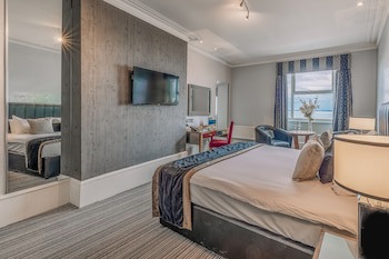 Muthu Westcliff Hotel (Near London Southend Airport)
