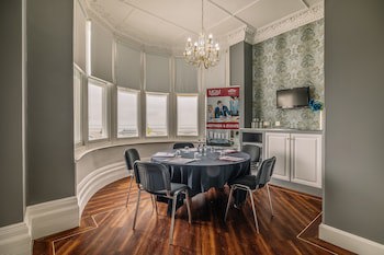 Muthu Westcliff Hotel (Near London Southend Airport)