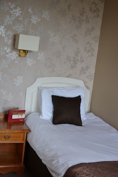 Muthu Westcliff Hotel (Near London Southend Airport)