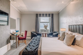 Muthu Westcliff Hotel (Near London Southend Airport)