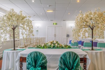 Muthu Westcliff Hotel (Near London Southend Airport)