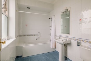 Muthu Westcliff Hotel (Near London Southend Airport)