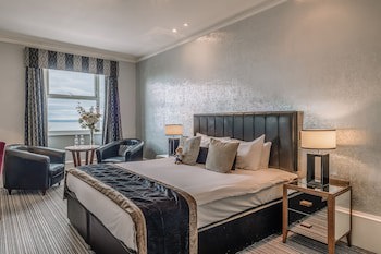 Muthu Westcliff Hotel (Near London Southend Airport)