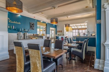 Muthu Westcliff Hotel (Near London Southend Airport)