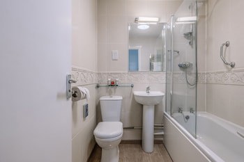 Muthu Westcliff Hotel (Near London Southend Airport)