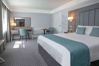 Best Western Premier Heronston Hotel & Spa