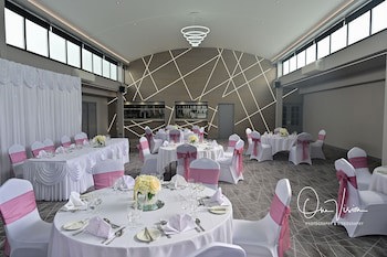 Best Western Premier Heronston Hotel & Spa