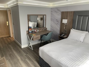 Best Western Premier Heronston Hotel & Spa