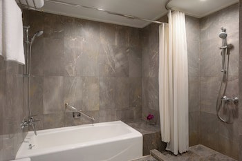 Avani Ratchada Bangkok Hotel