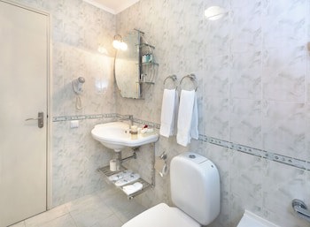 Ani Plaza Hotel