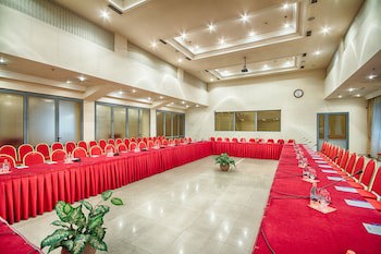Ani Plaza Hotel