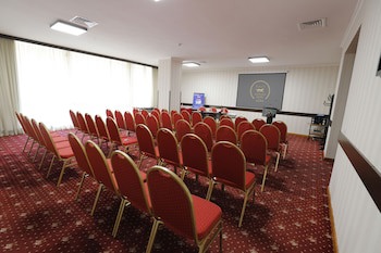 Ani Plaza Hotel
