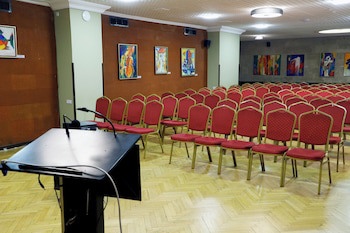 Ani Plaza Hotel