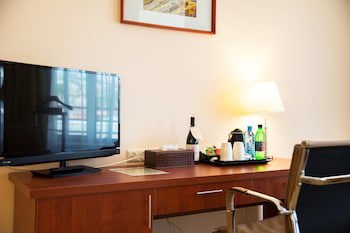 Ani Plaza Hotel