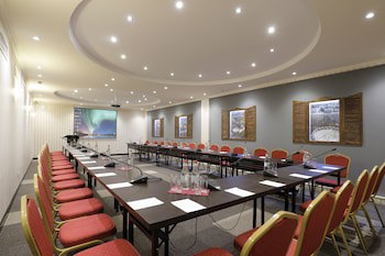 Ani Plaza Hotel