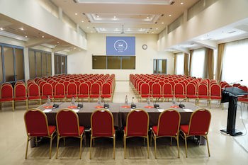Ani Plaza Hotel