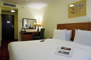 Ani Plaza Hotel