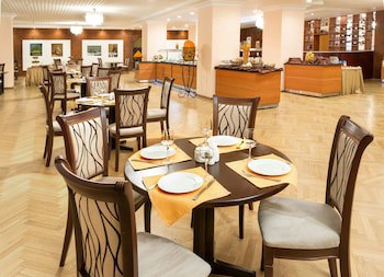 Ani Plaza Hotel