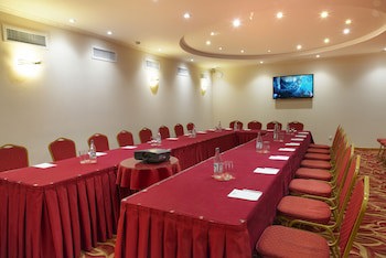 Ani Plaza Hotel