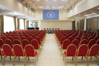 Ani Plaza Hotel
