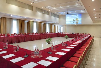 Ani Plaza Hotel