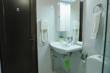 Ani Plaza Hotel