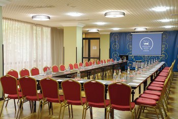 Ani Plaza Hotel