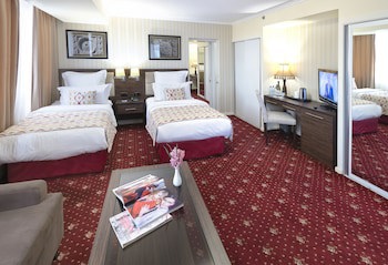 Ani Plaza Hotel