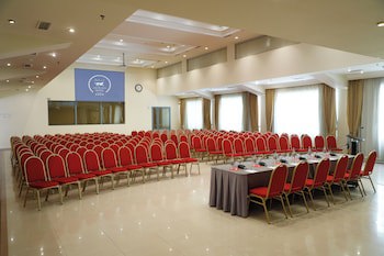 Ani Plaza Hotel