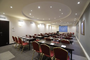 Ani Plaza Hotel