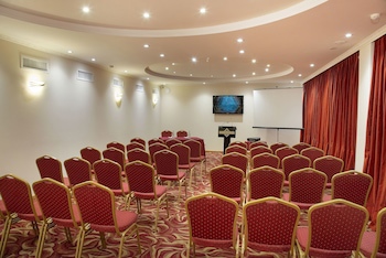 Ani Plaza Hotel