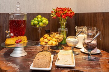 Faial Prime Suites